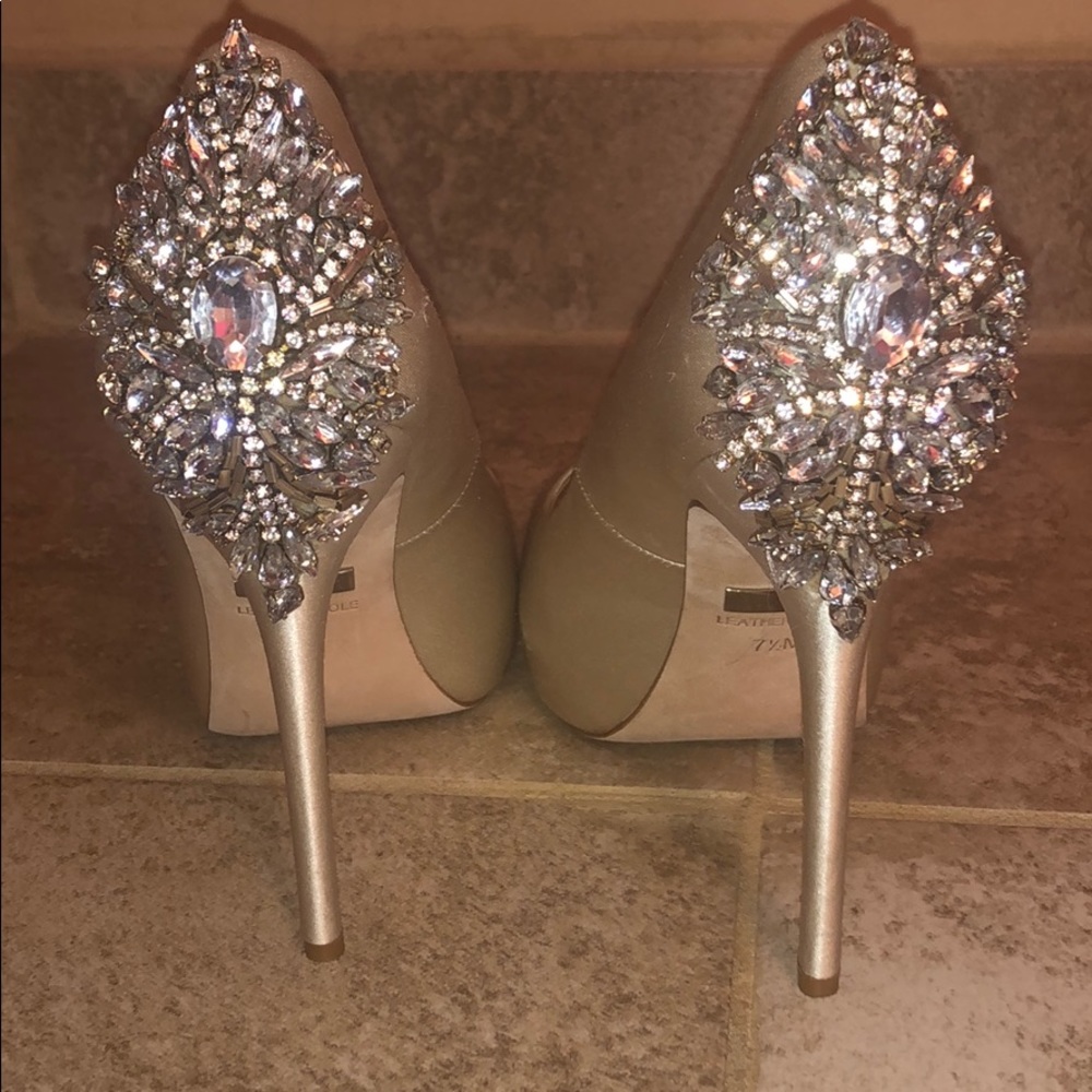 Badgley Mischka Kiara pumps